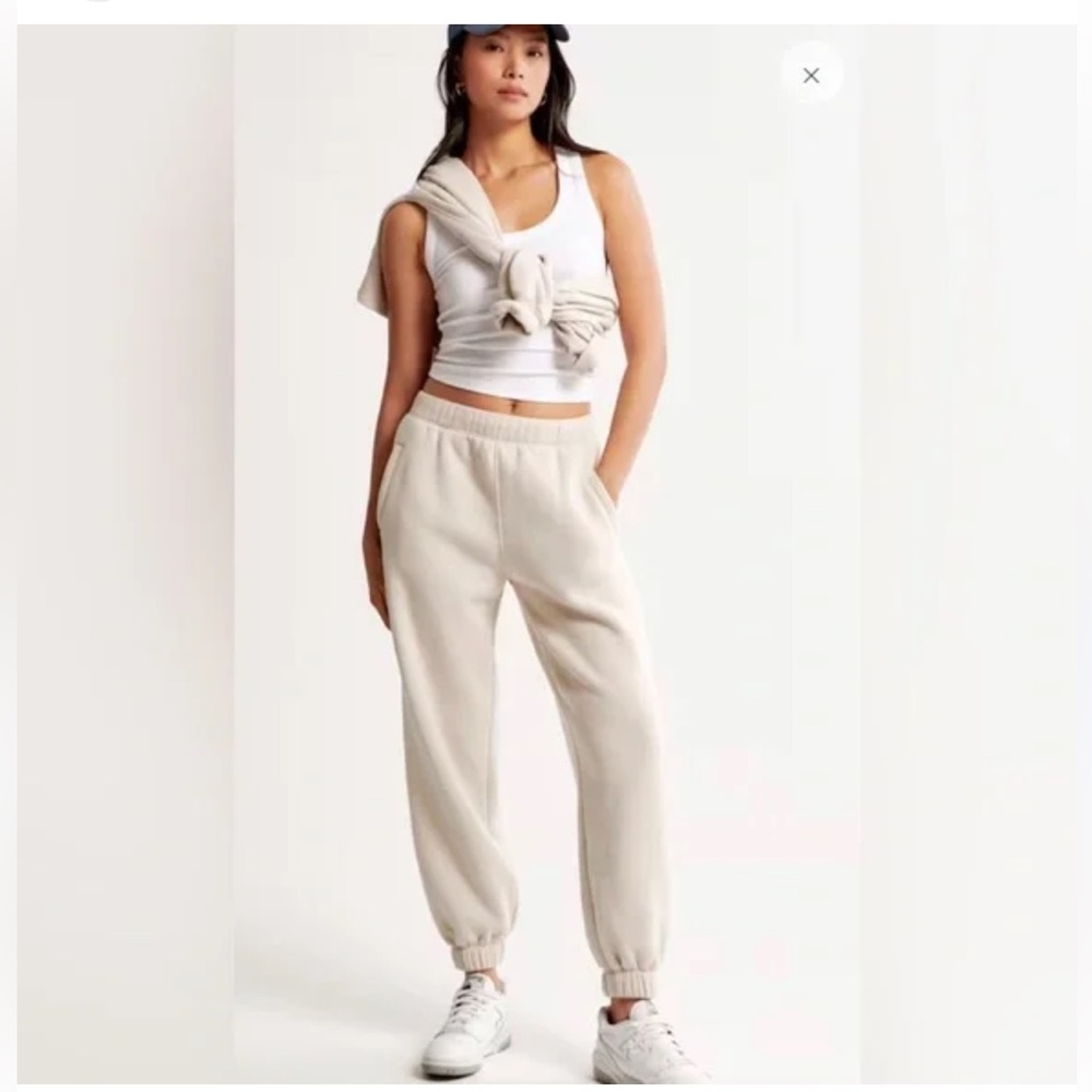 Abercrombie & Fitch Women’s Sunday Sweatpant